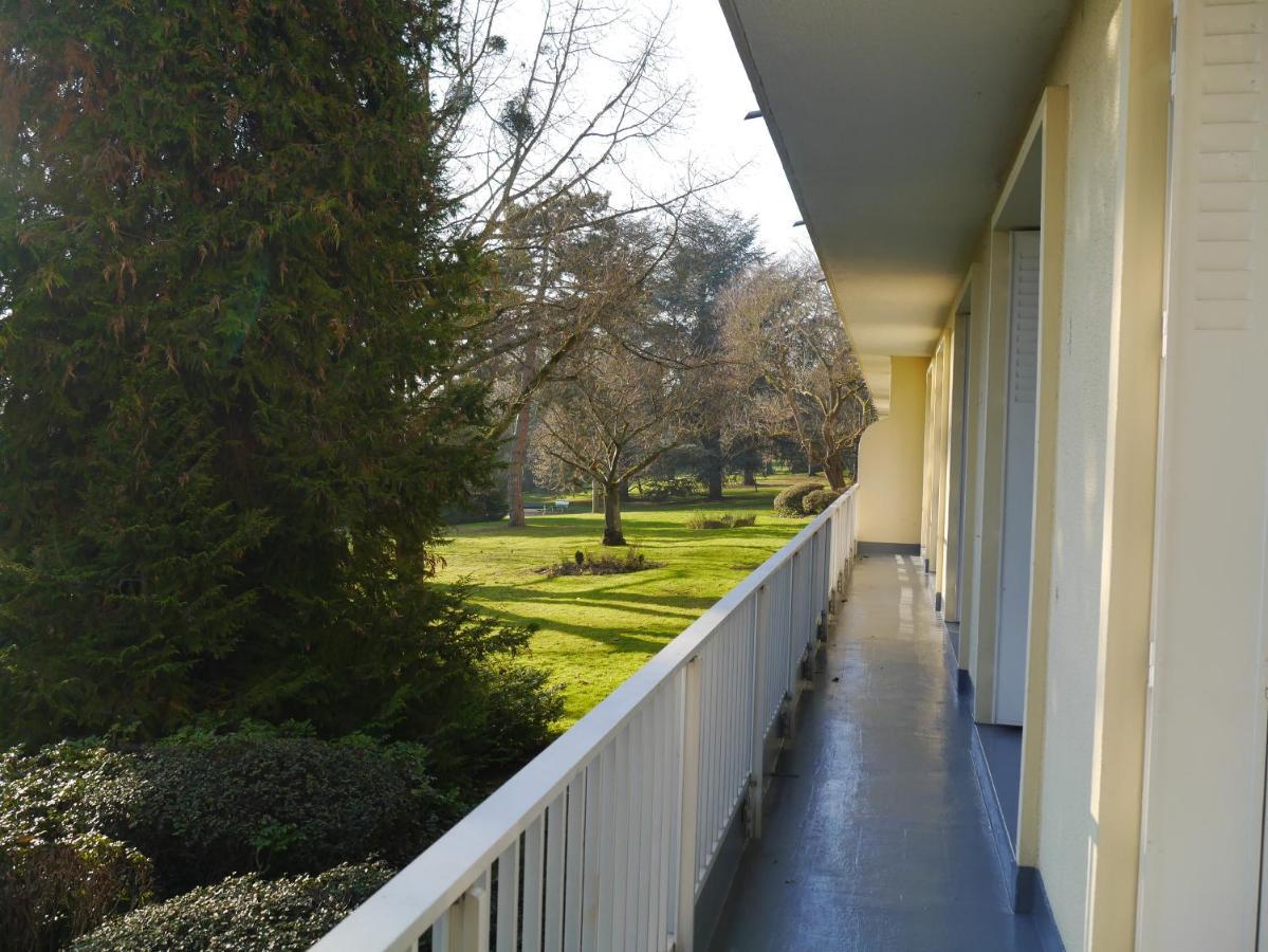 Spacieux F5 au parc arboré Orsay Extérieur photo